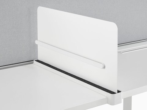 A Ubi Slim Screen with a magnetic document clip.